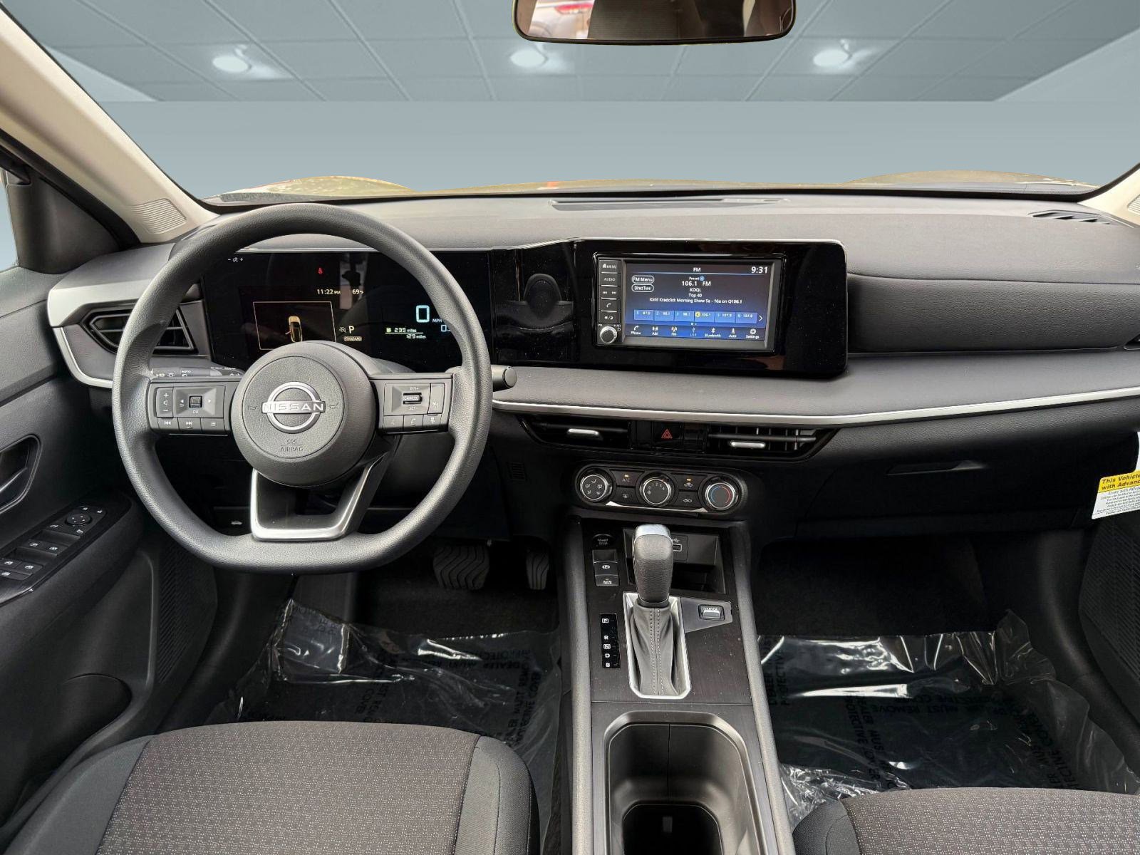 New 2026 Nissan Kicks SR w/ Cold Weather Package image 4