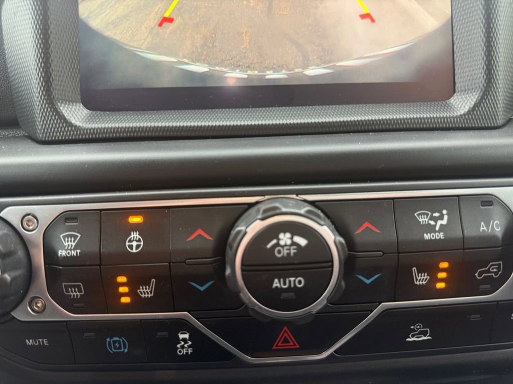 Certified 2022 Jeep Wrangler Unlimited Sahara w/ Cold Weather Group image 16