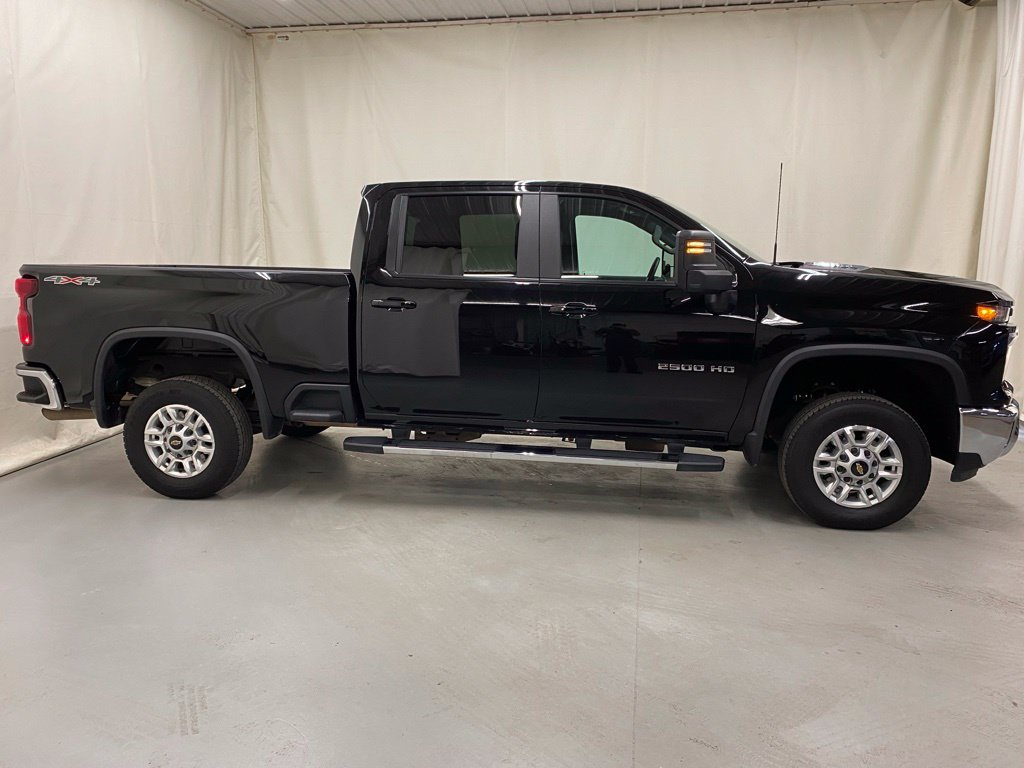 Used 2026 Chevrolet Silverado 2500 LT AWD/4WD image 9