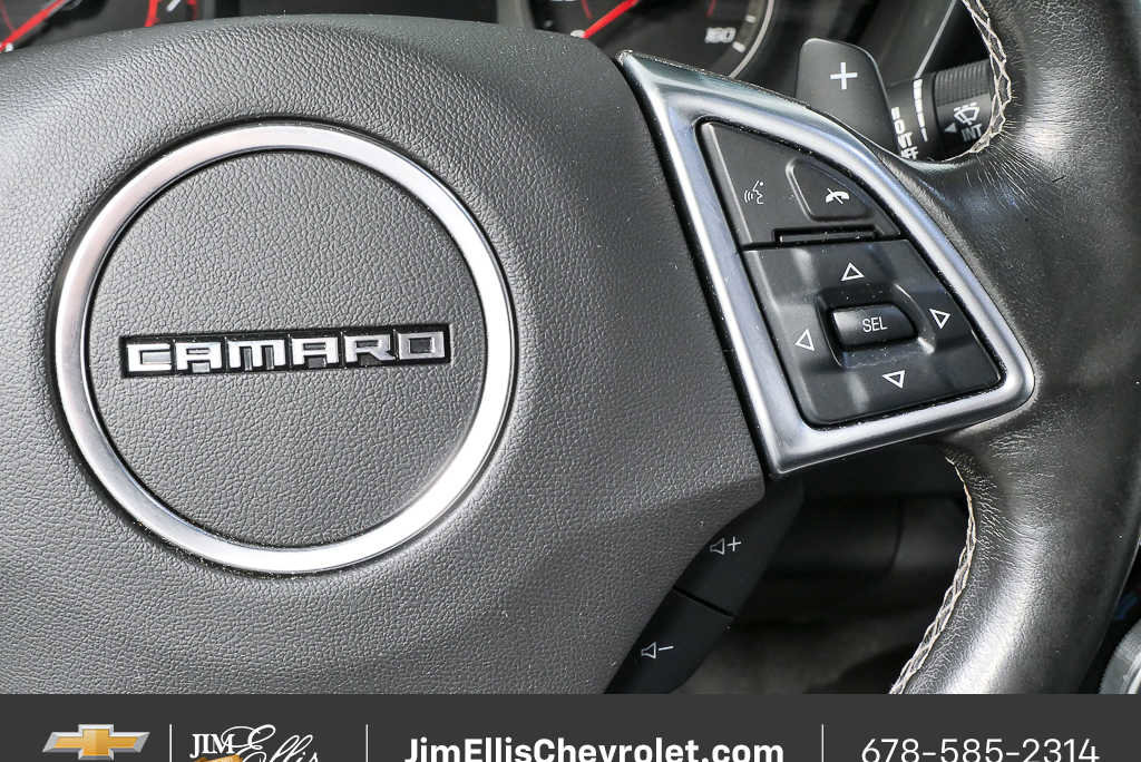Used 2019 Chevrolet Camaro LT w/ Technology Package image 10