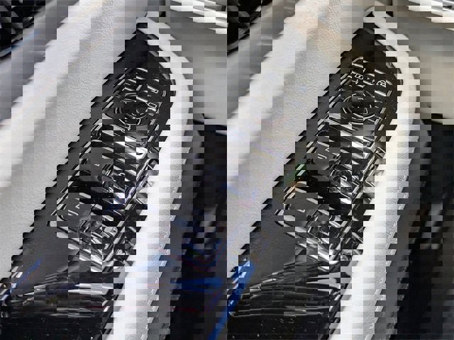 New 2026 Cadillac Vistiq Luxury image 25