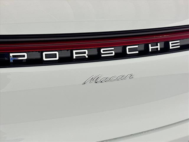 Certified 2026 Porsche Macan AWD/4WD image 25