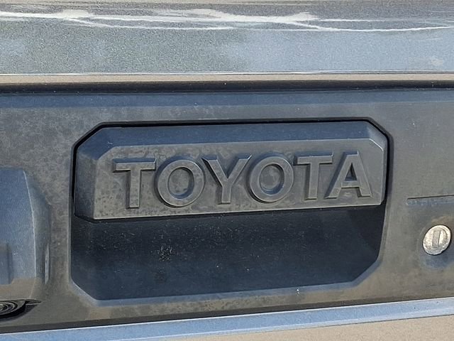 Used 2022 Toyota Tacoma TRD Off-Road w/ Technology Package AWD/4WD image 29