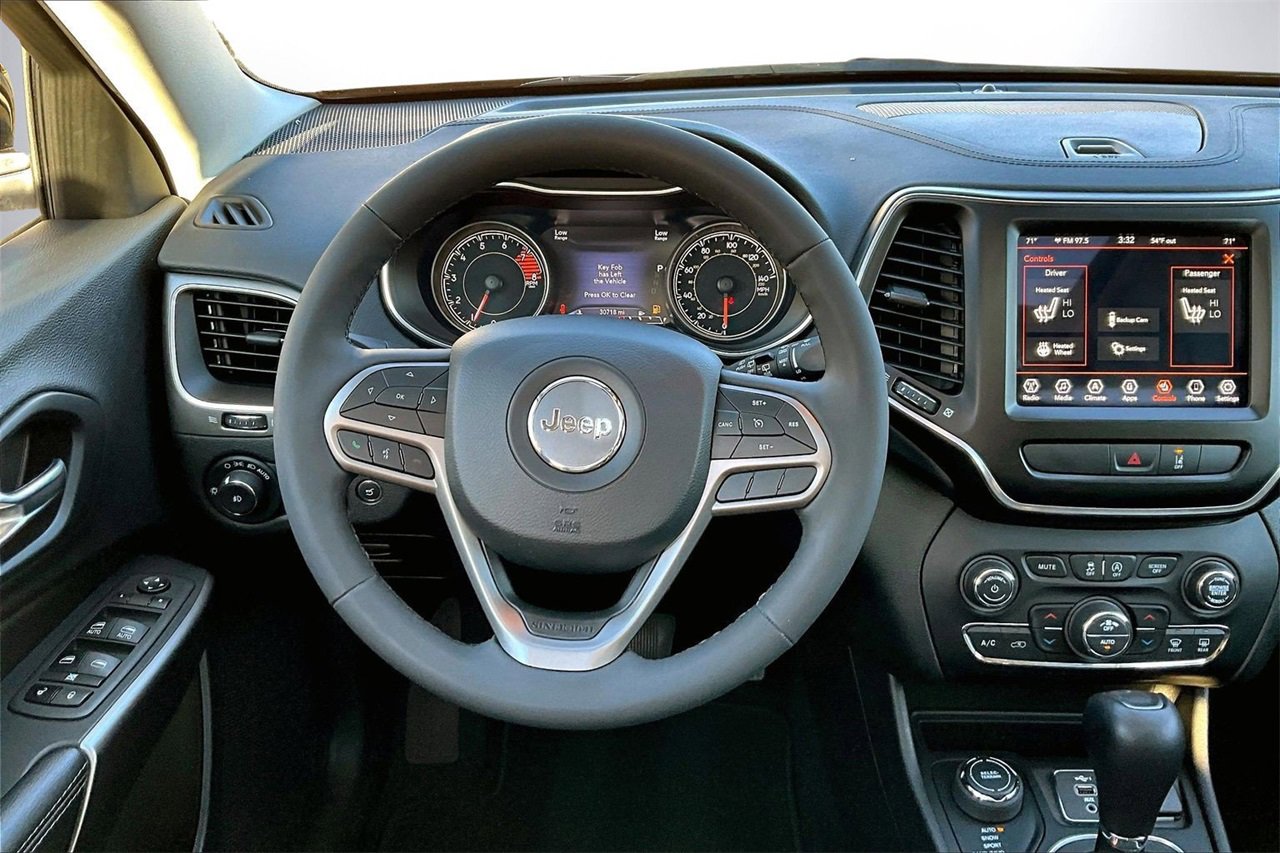 Certified 2022 Jeep Cherokee Latitude Lux w/ Sun & Sound Group image 10