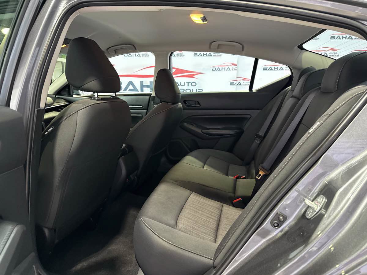 Used 2025 Nissan Altima 2.5 SV AWD/4WD image 35