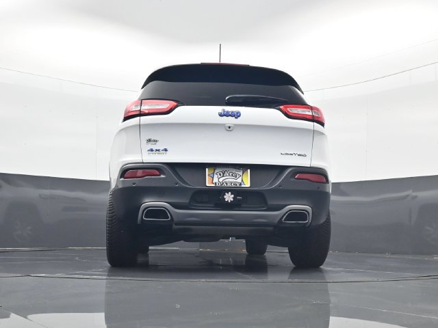 Used 2017 Jeep Cherokee Limited w/ Luxury Group AWD/4WD image 26