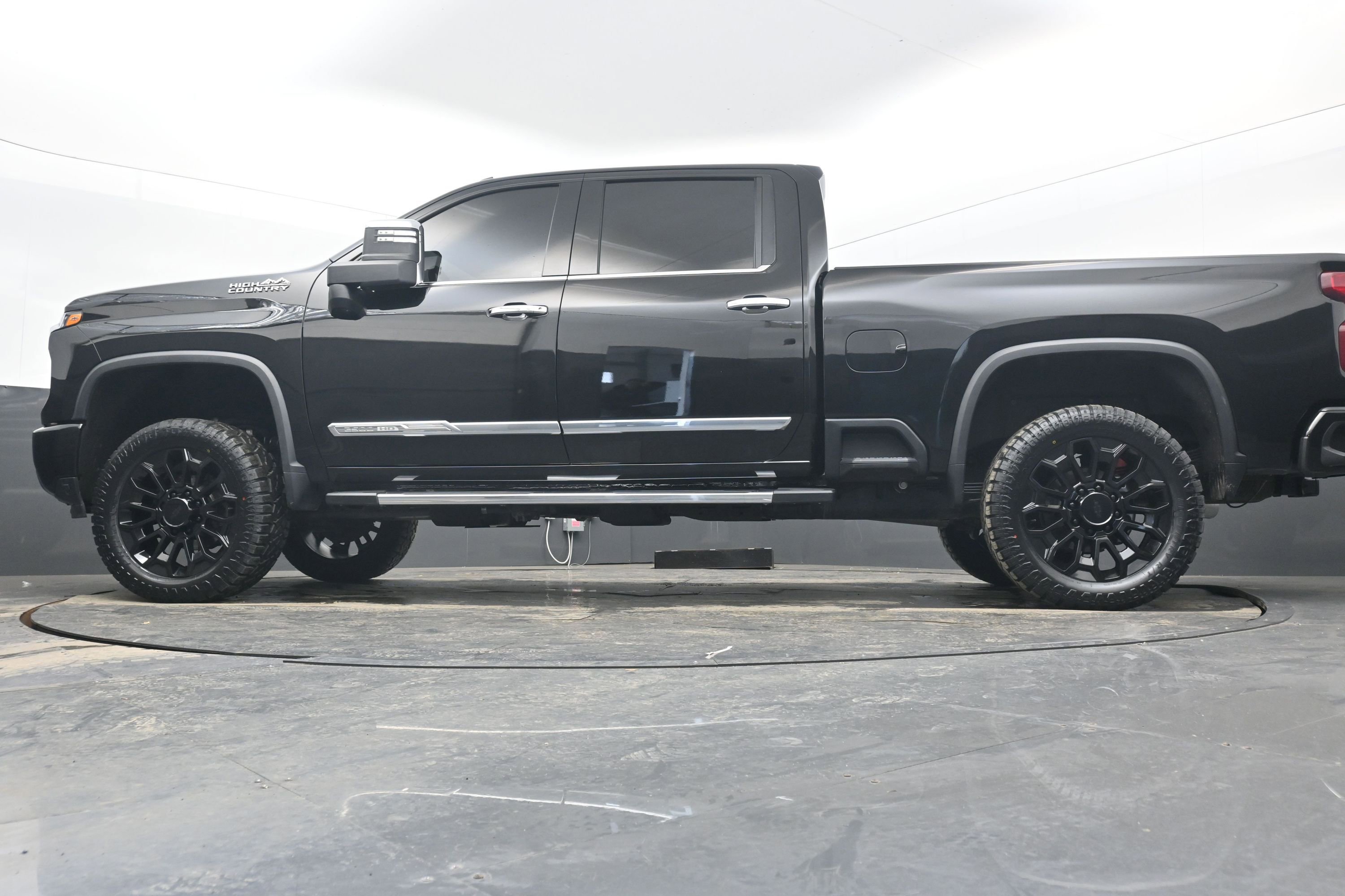 Used 2024 Chevrolet Silverado 2500 High Country w/ Technology Package image 23