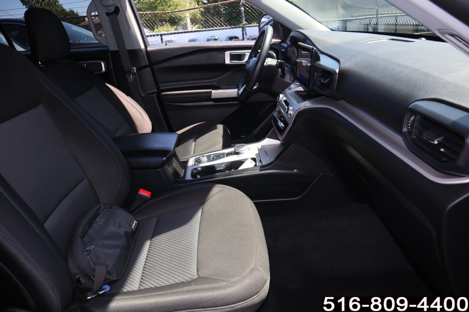 Used 2023 Ford Explorer XLT AWD/4WD image 21