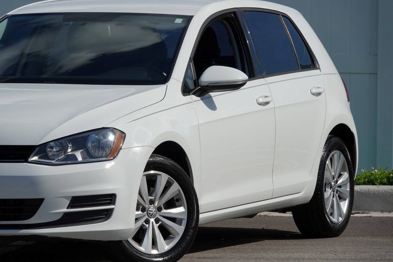 Used 2015 Volkswagen Golf TDI S FWD image 3