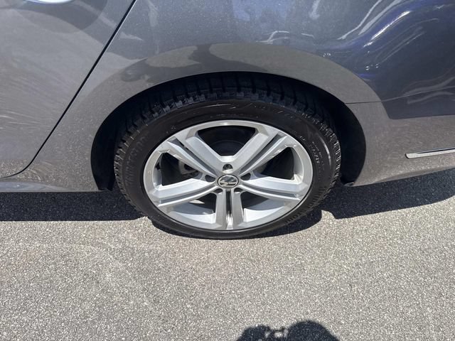 Used 2019 Volkswagen Passat 2.0T Wolfsburg w/ Wheels & Sunroof Package FWD image 15