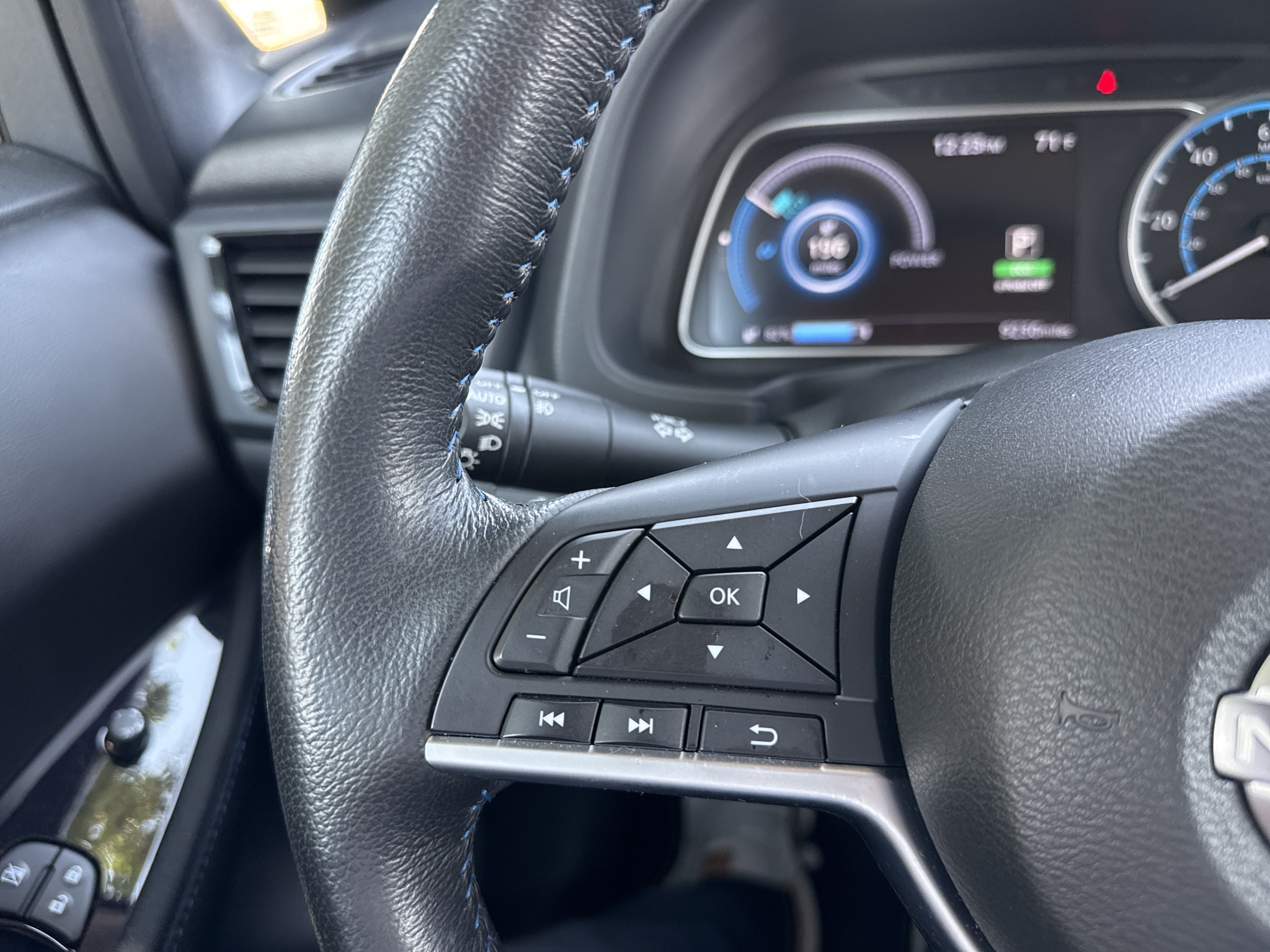 Certified 2024 Nissan Leaf SV Plus FWD image 24