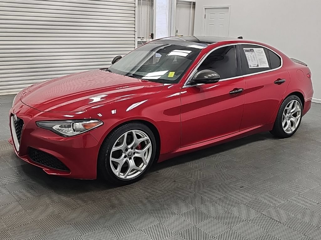 Used 2018 Alfa Romeo Giulia Ti w/ TI Performance Package RWD image 5