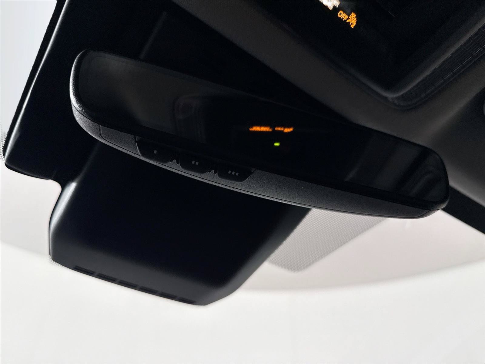 Certified 2025 Toyota Prius XLE FWD image 23