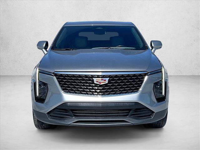 Used 2024 Cadillac XT4 Luxury w/ Cold Weather Package image 3