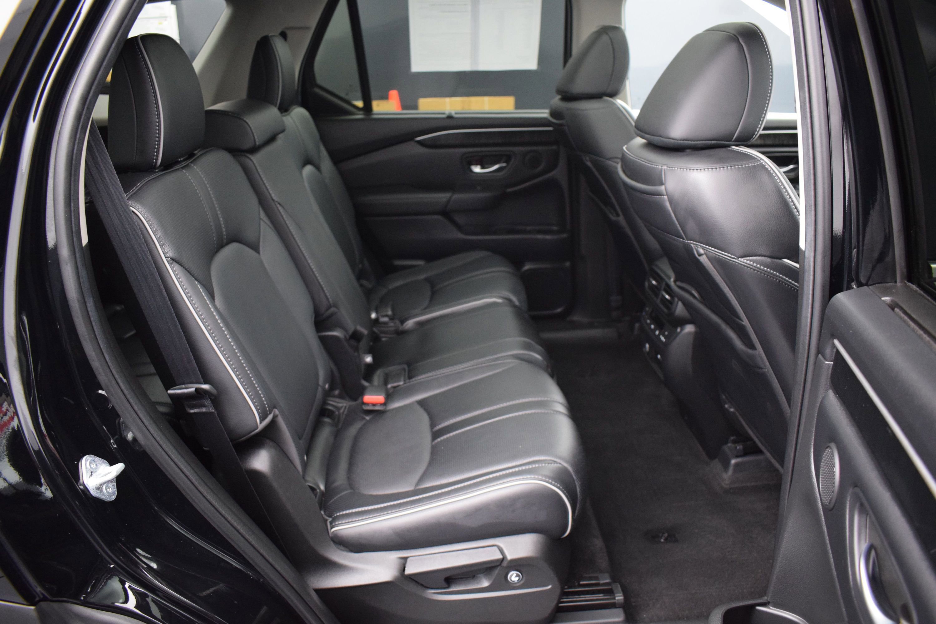 Used 2025 Honda Pilot Elite image 13