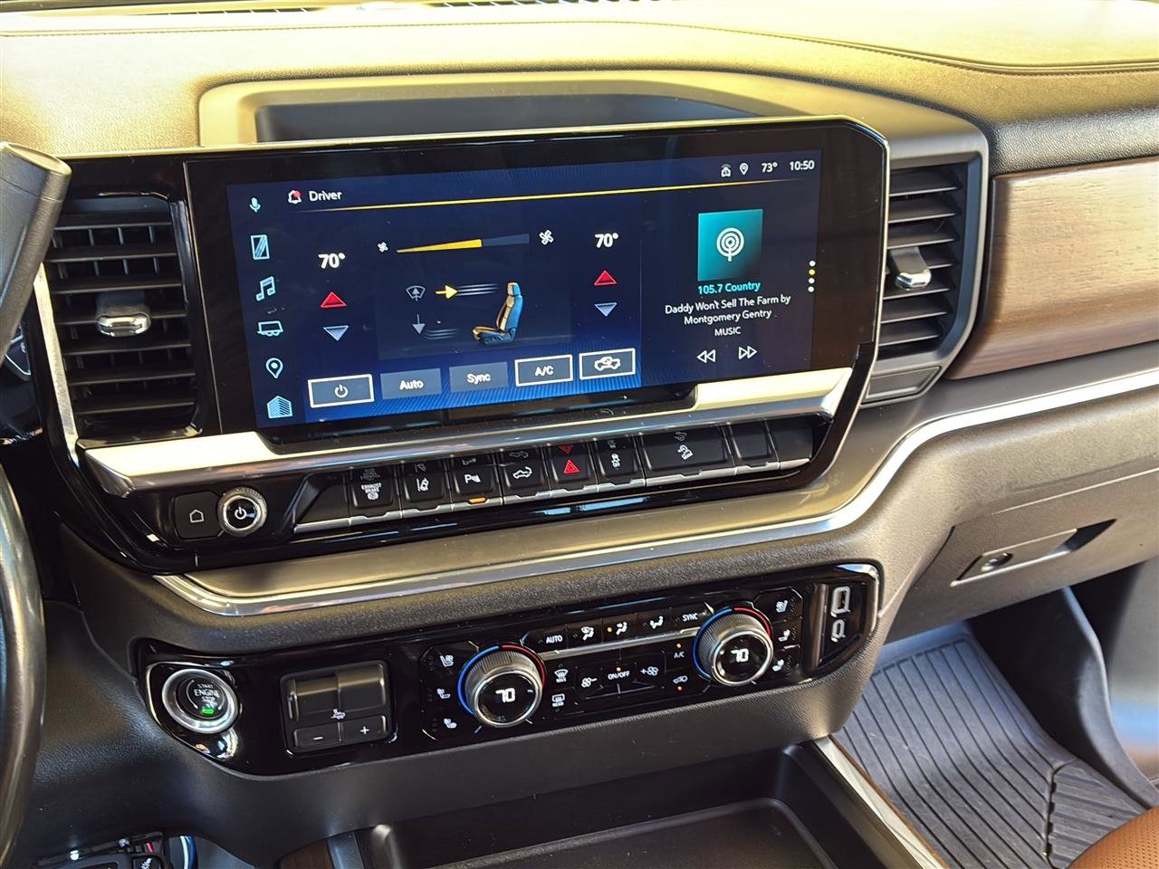 Used 2024 Chevrolet Silverado 2500 High Country w/ Technology Package image 15