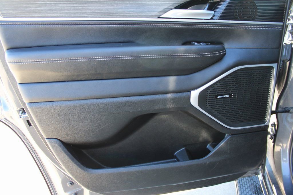 Used 2024 Jeep Wagoneer Series II image 49