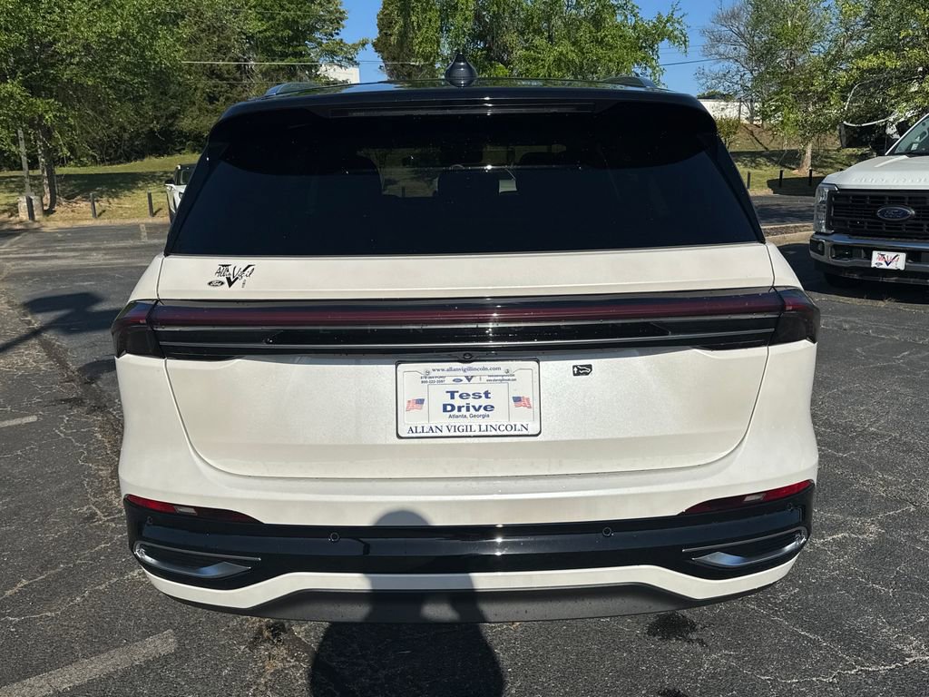 Used 2025 Lincoln Nautilus Reserve AWD/4WD image 6