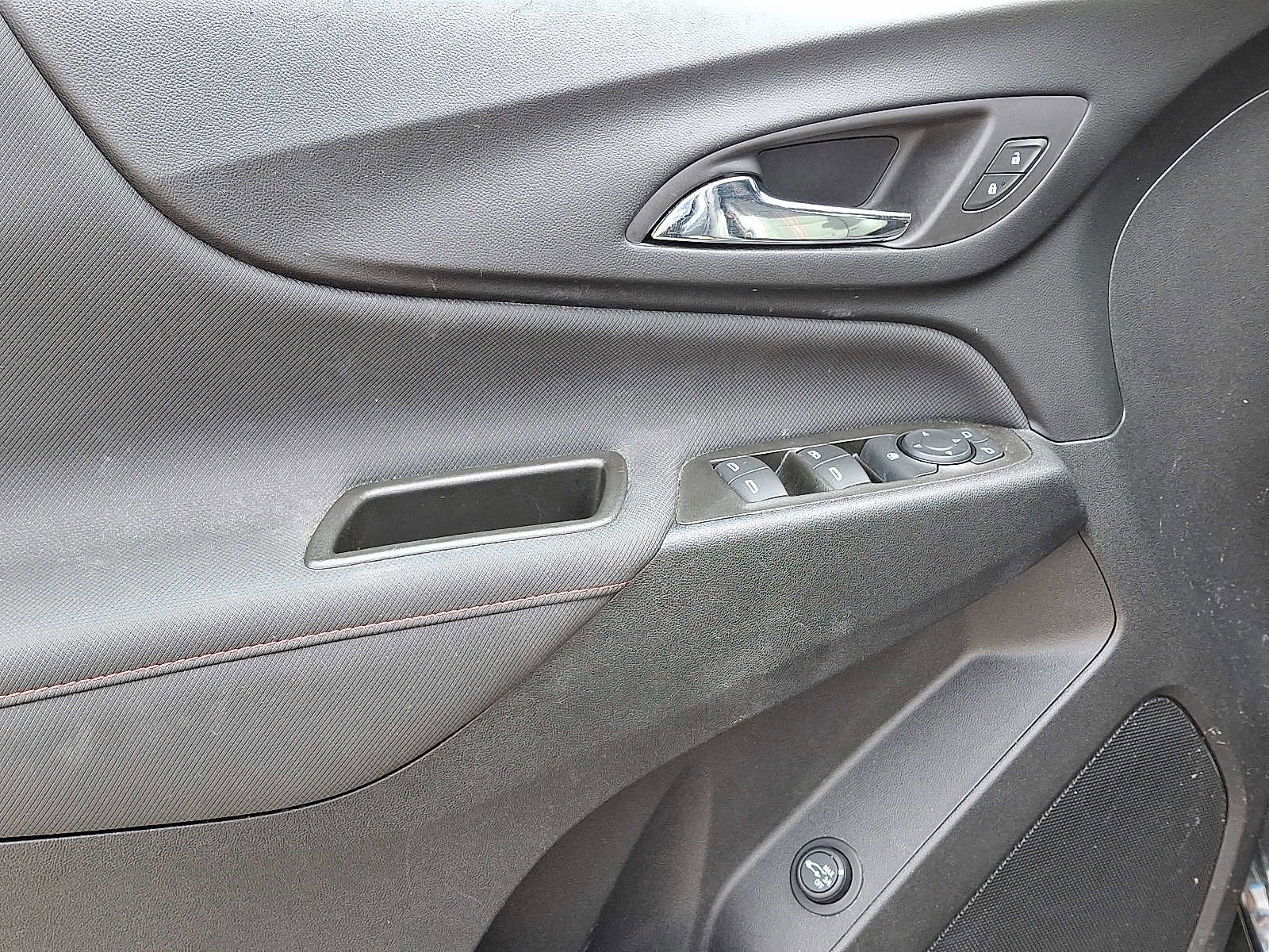 Used 2023 Chevrolet Equinox RS w/ LPO, Floor Liner Package image 12