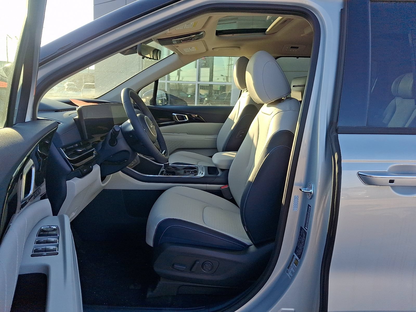 New 2025 Kia Carnival SX Prestige FWD image 12