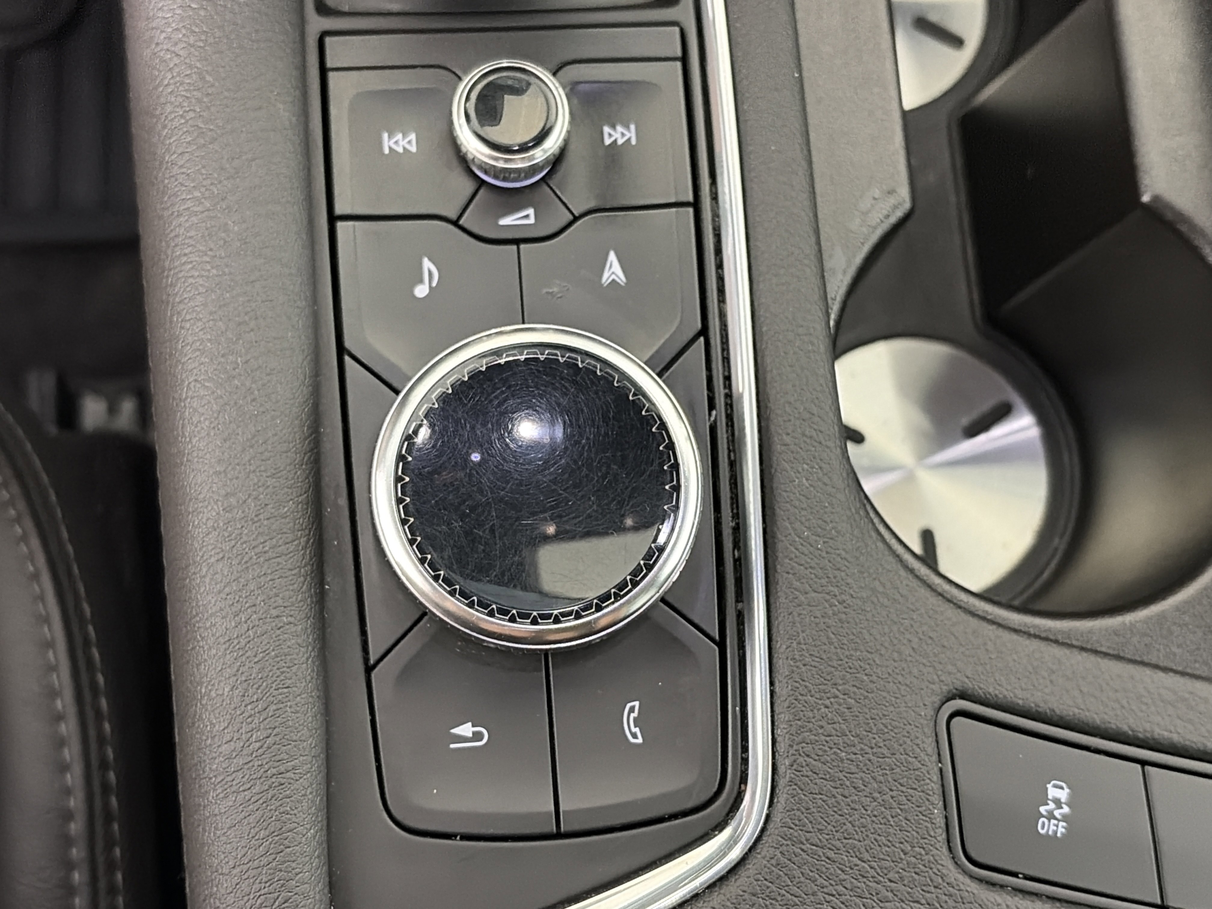 Used 2020 Cadillac XT6 Premium Luxury AWD/4WD image 23