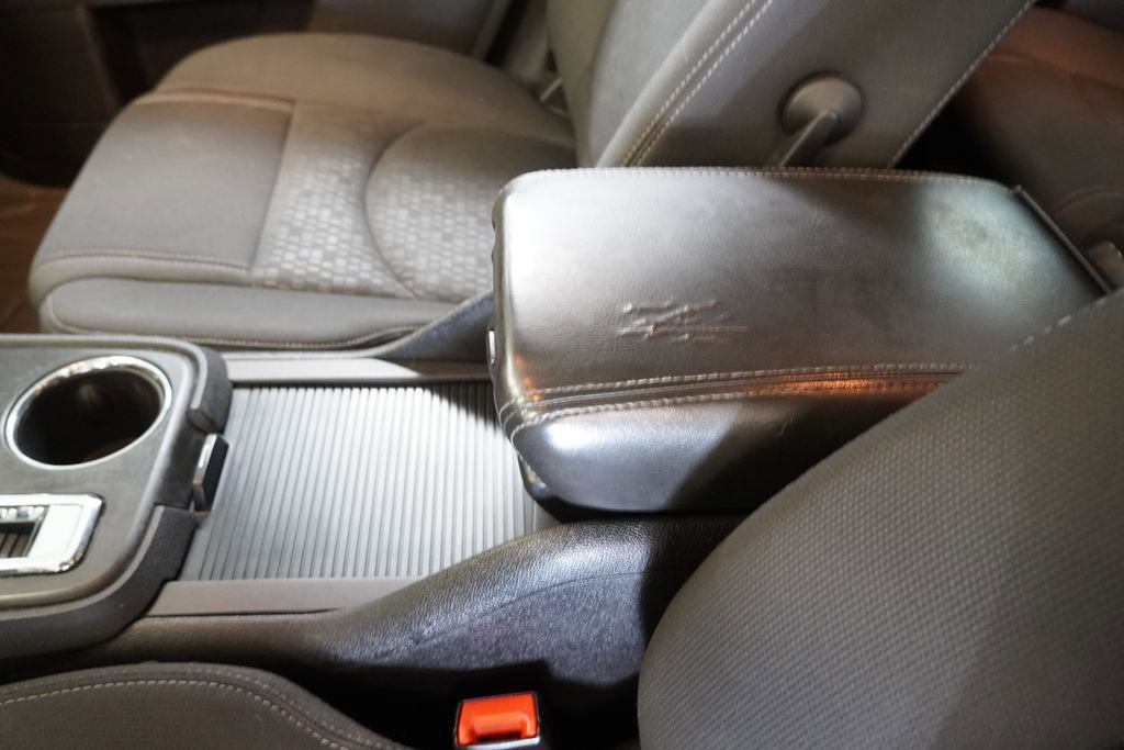 Used 2013 GMC Acadia SLE image 24