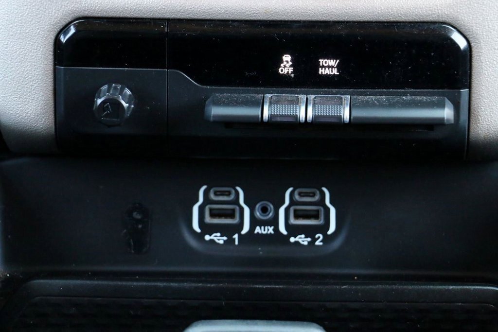 Used 2019 RAM 1500 Laramie image 29