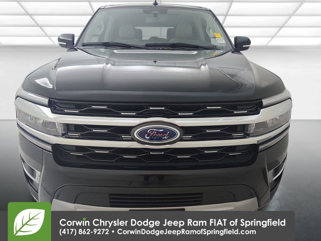 Used 2024 Ford Expedition Limited image 3