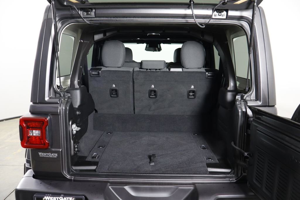 Used 2025 Jeep Wrangler Unlimited Sahara w/ Safety Group image 18