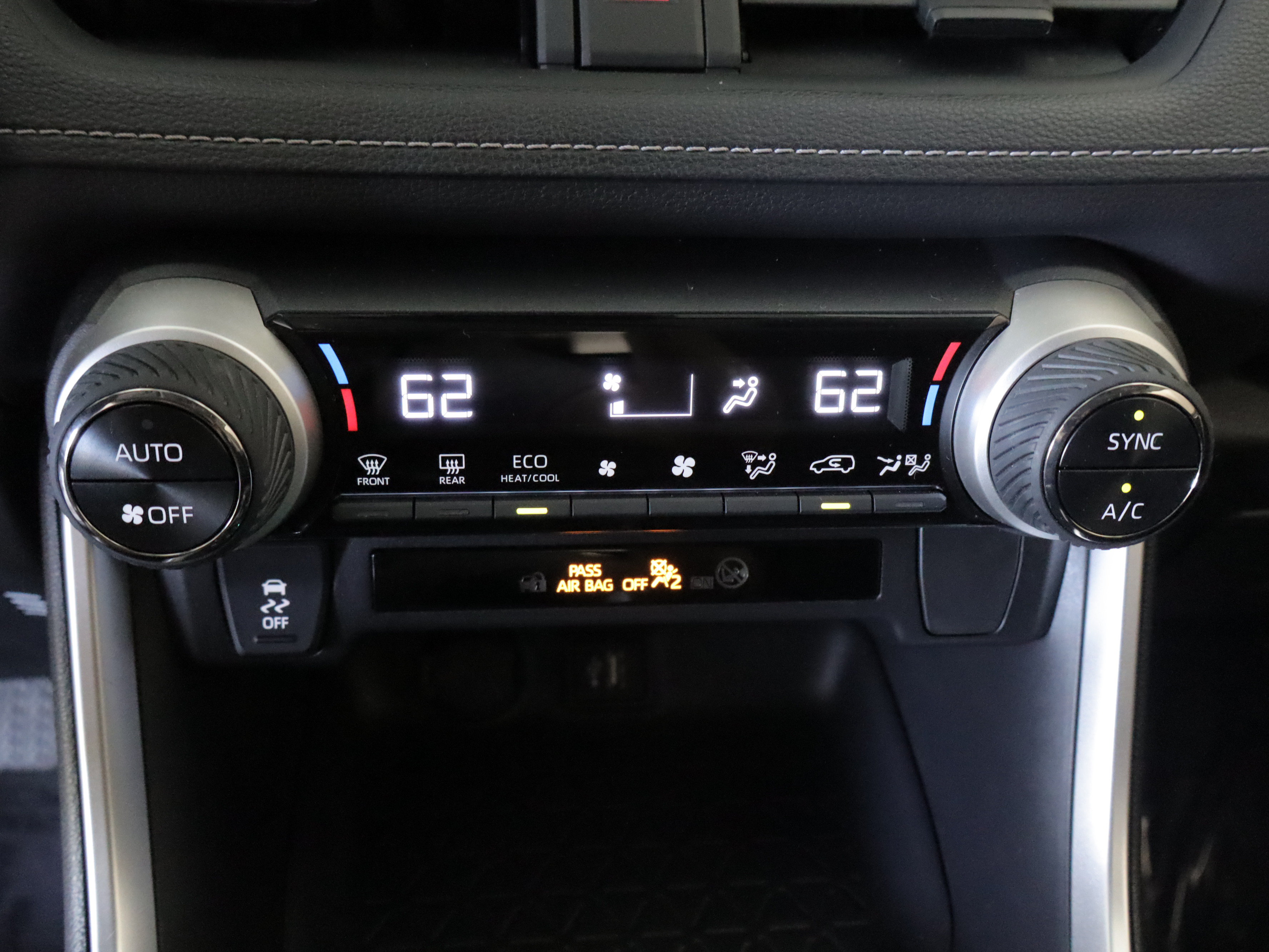 Used 2025 Toyota RAV4 LE AWD/4WD image 14