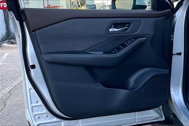 Certified 2023 Nissan Rogue SV image 21