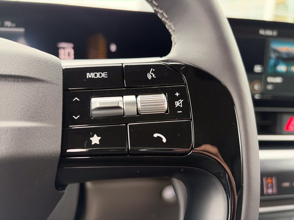 New 2027 Kia Carnival FWD image 11