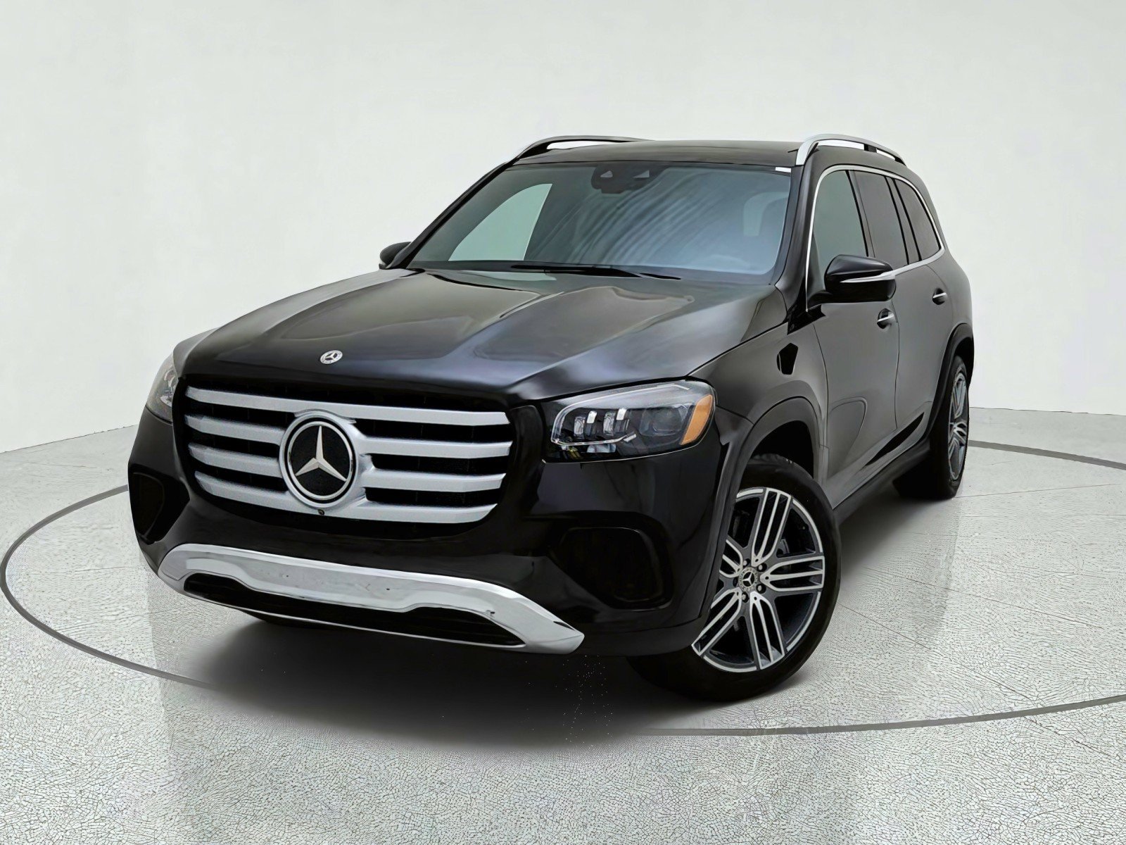 Certified 2025 Mercedes-Benz GLS 450 4MATIC image 2