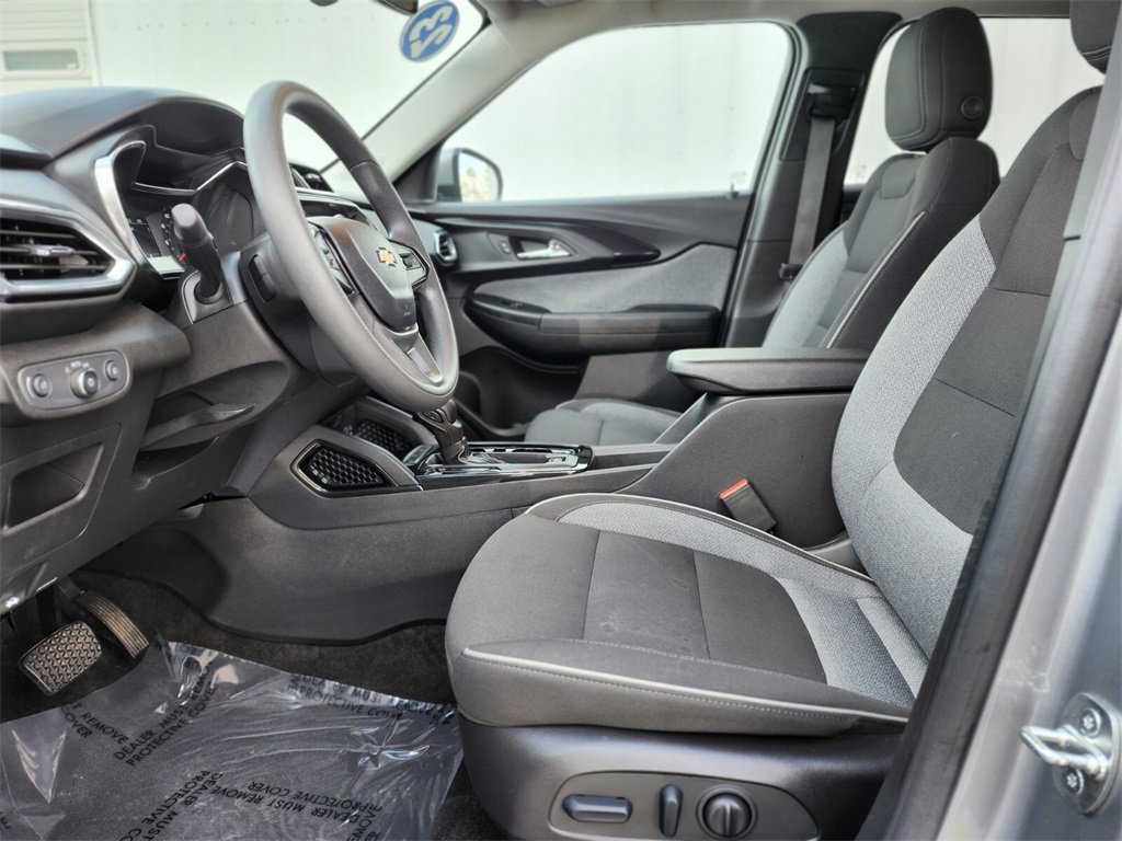 Used 2023 Chevrolet TrailBlazer LT w/ Convenience Package image 16