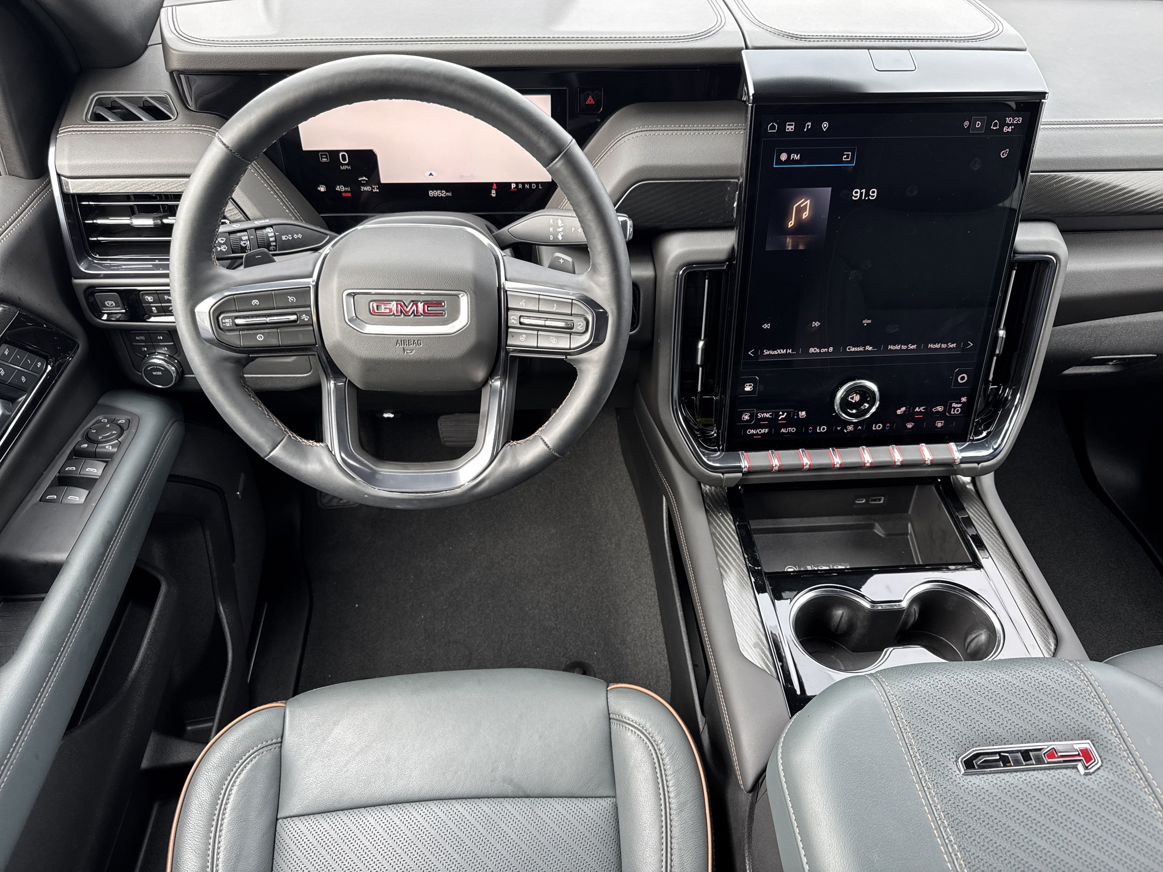 Used 2025 GMC Yukon AT4 w/ AT4 Premium Package image 17