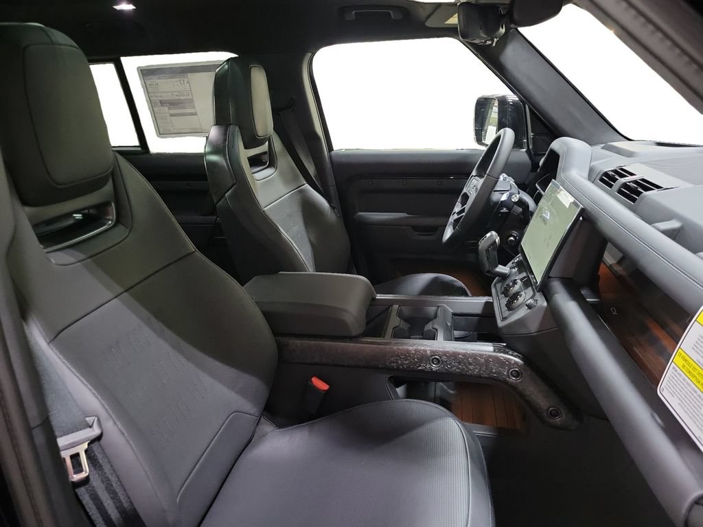 New 2026 Land Rover Defender 110 OCTA AWD/4WD image 29