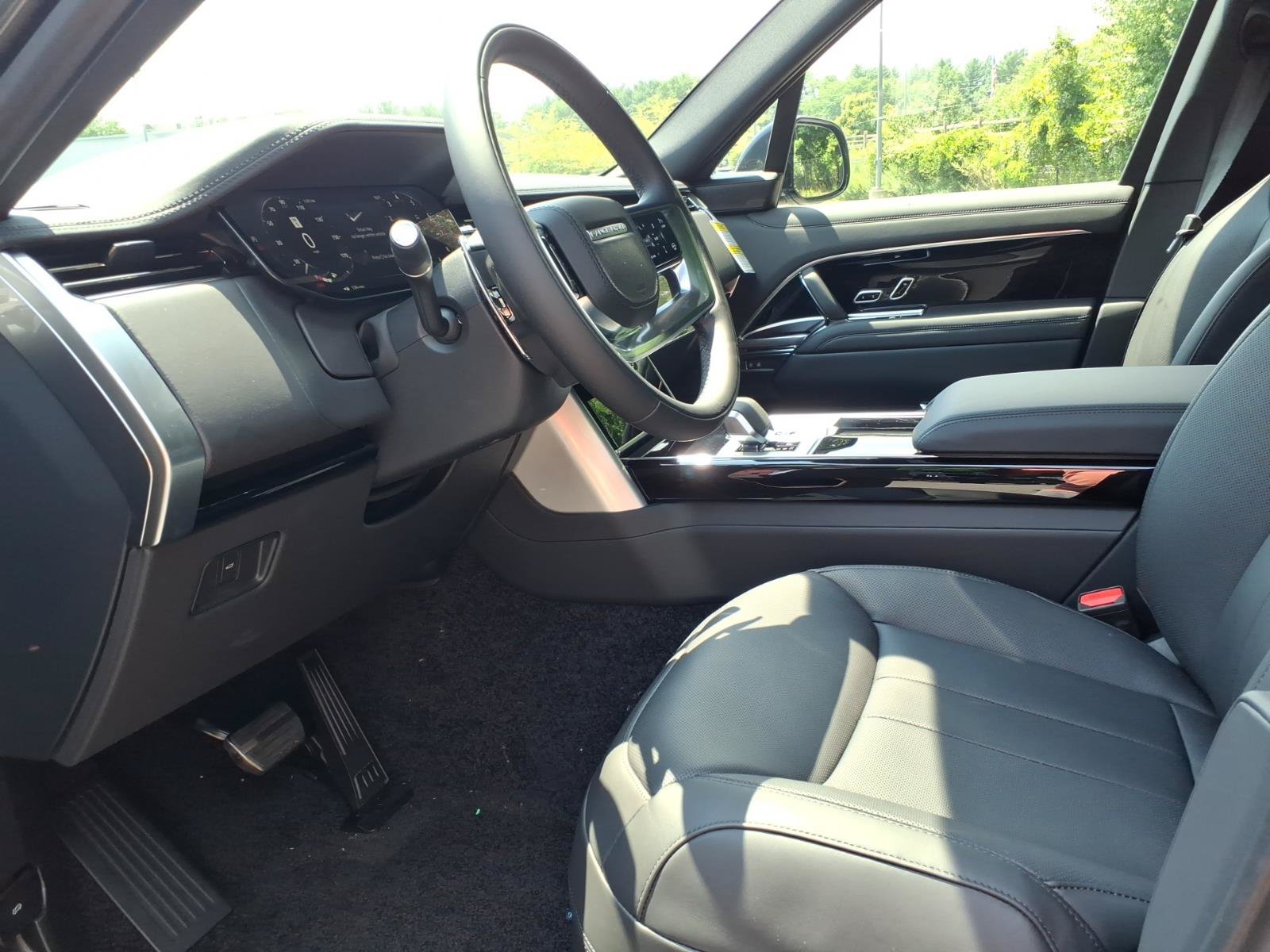 New 2026 Land Rover Range Rover SE AWD/4WD image 17