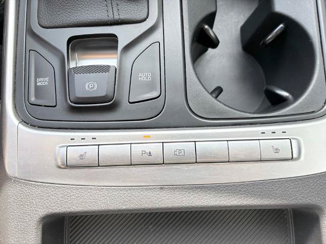 Used 2025 Kia Carnival FWD image 25