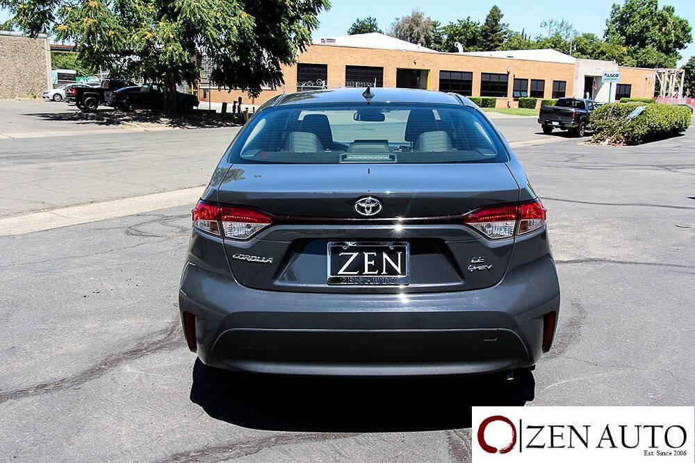 Used 2026 Toyota Corolla LE w/ LE Premium Package FWD image 8