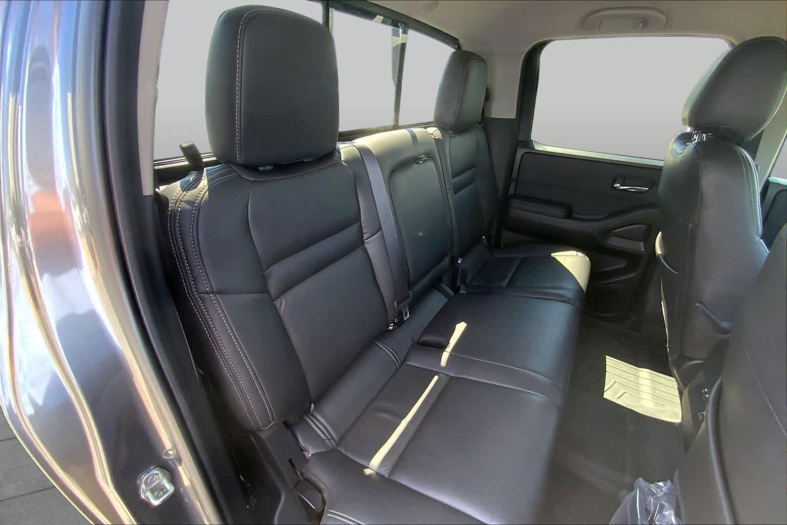 Used 2022 Nissan Frontier SV w/ Technology Package RWD image 20