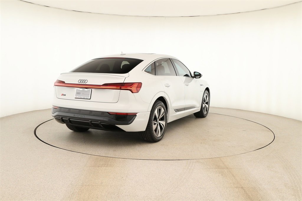 Used 2024 Audi Q8 e-tron Premium Plus w/ Premium Plus Package image 6