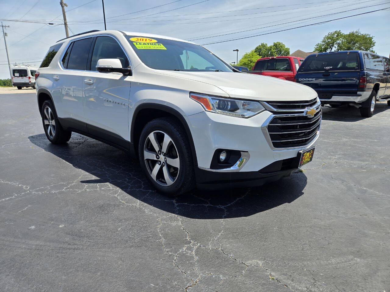 Used 2019 Chevrolet Traverse LT FWD image 9