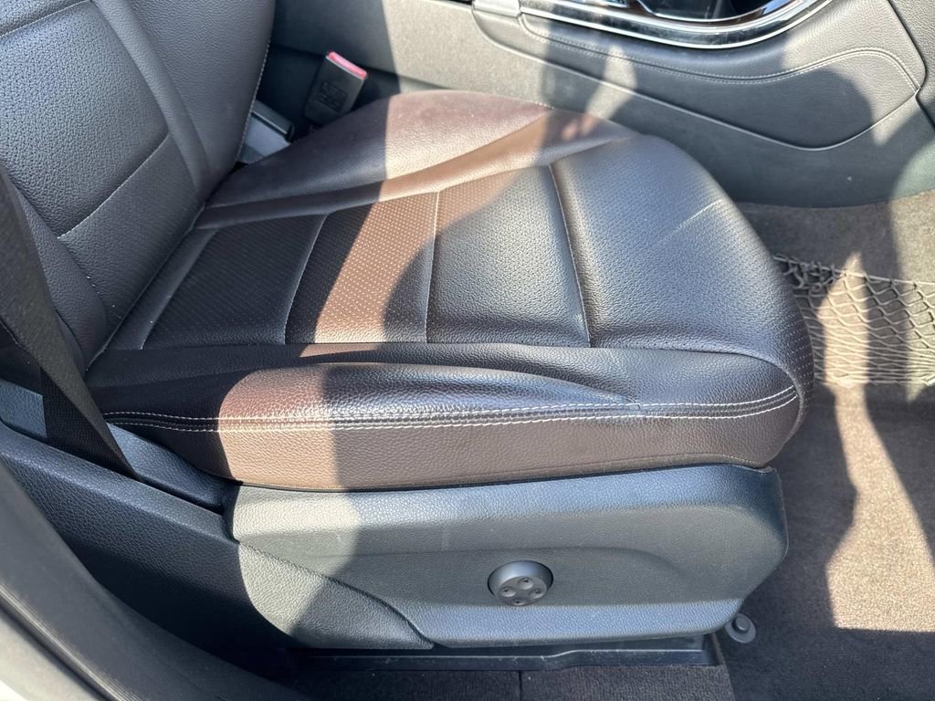 Used 2018 Mercedes-Benz GLC 300 w/ Premium Package image 13