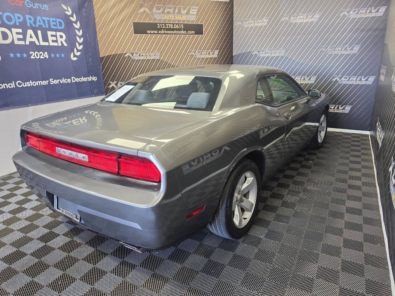 Used 2012 Dodge Challenger SXT RWD image 7