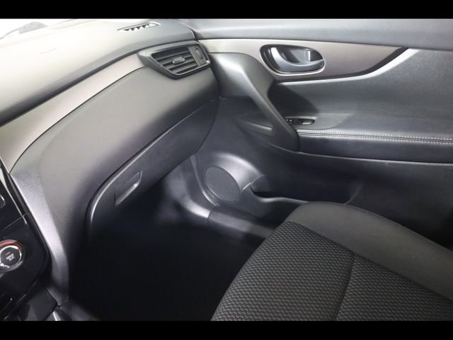 Used 2018 Nissan Rogue Sport S image 18