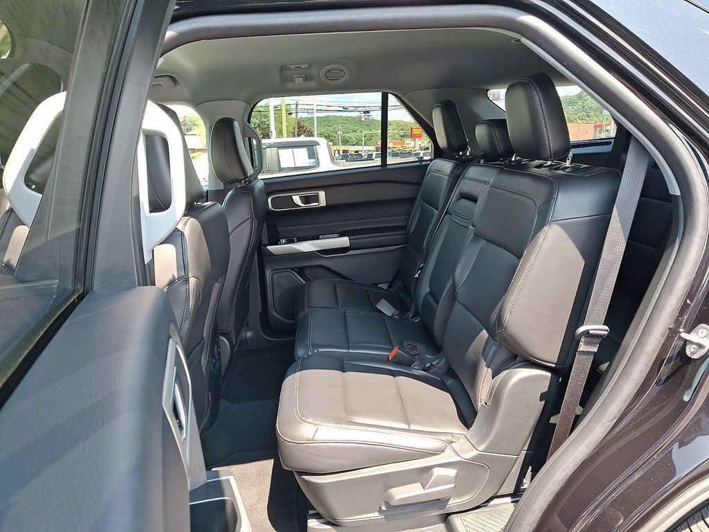Certified 2023 Ford Explorer XLT w/ Equipment Group 202A AWD/4WD image 10