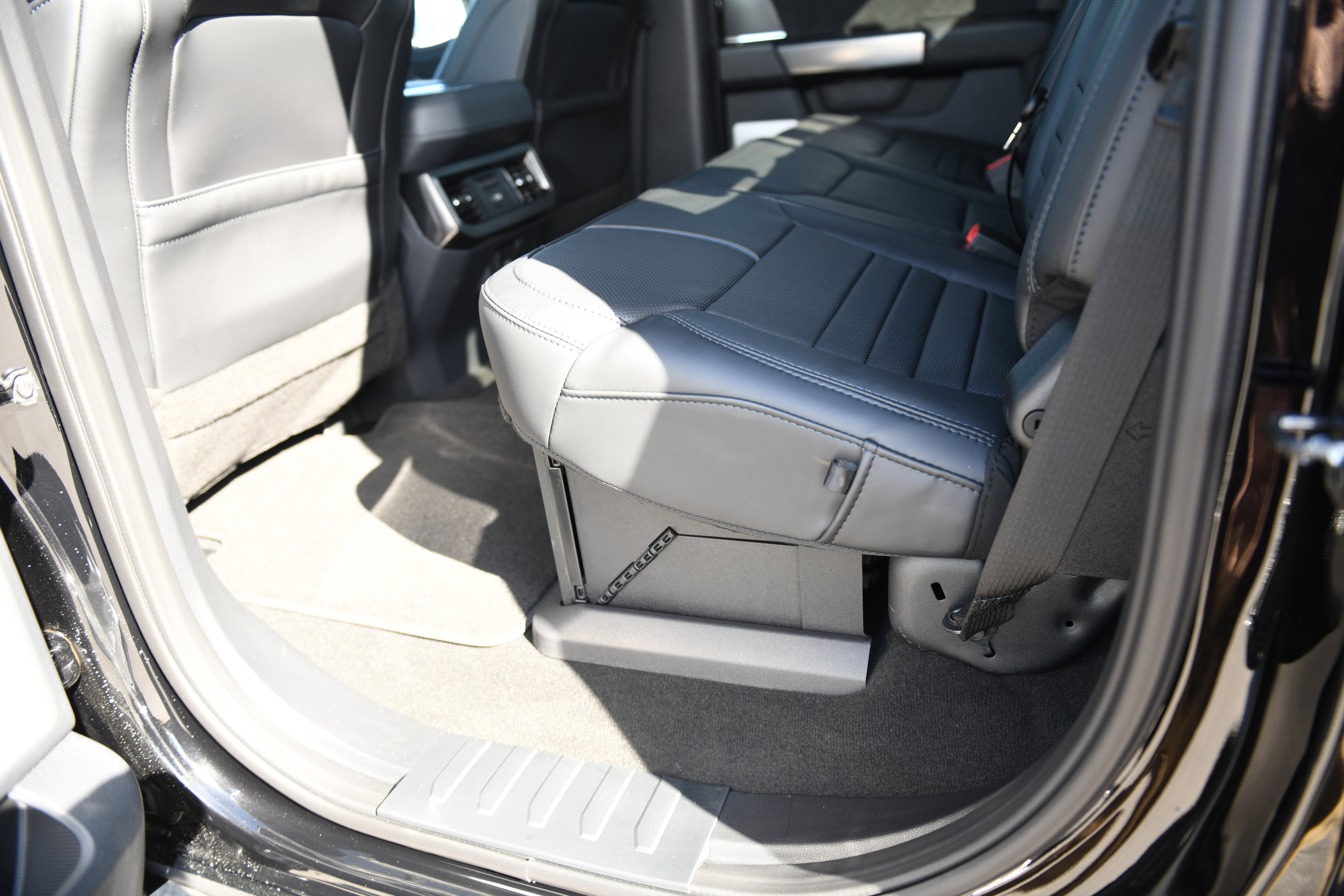 New 2026 Ford F250 Platinum w/ Tremor Off-Road Package image 21