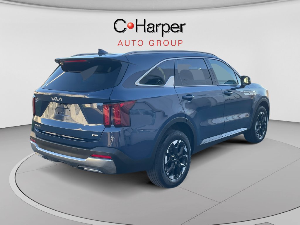 Certified 2024 Kia Sorento S w/ Panoramic Sunroof Package AWD/4WD image 3