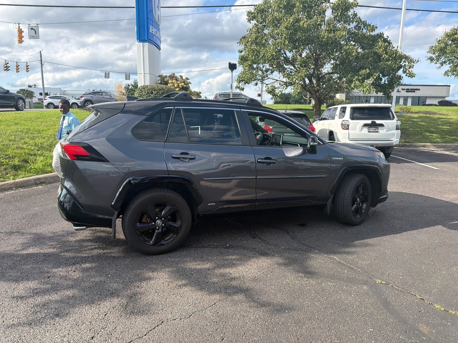 Used 2020 Toyota RAV4 XSE w/ XSE Grade Weather Package AWD/4WD image 13
