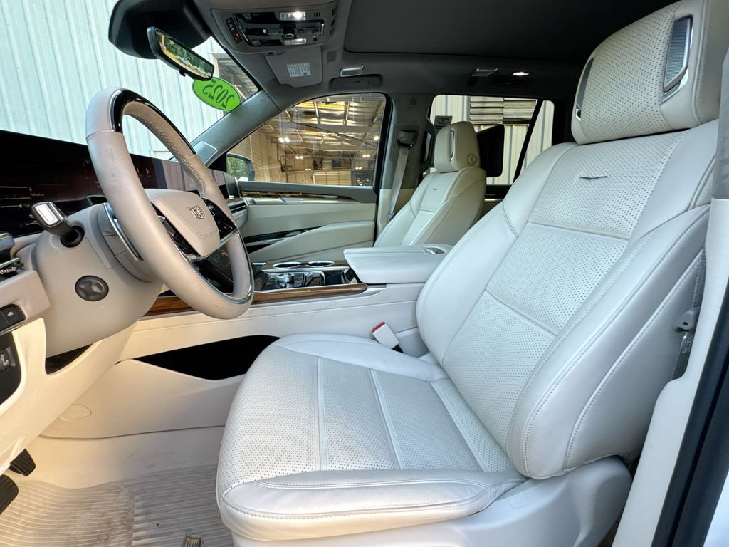 Used 2025 Cadillac Escalade Premium Luxury Platinum w/ LPO, Floor Liner Package AWD/4WD image 13